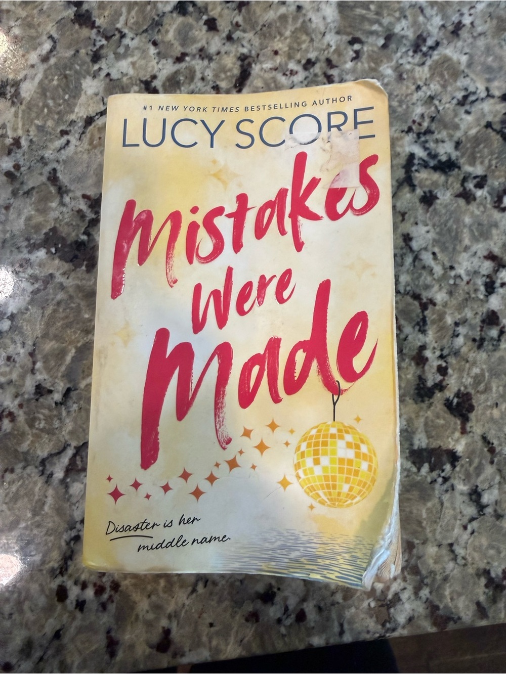 Lucy Score "Mistakes Were Made" Paperback
